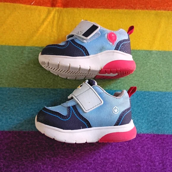 Ground Up Bluey Size 6 Light Up Sneakers - Picture 6 of 8